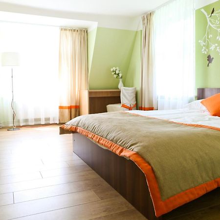 Martas Nams Otel Ventspils Oda fotoğraf